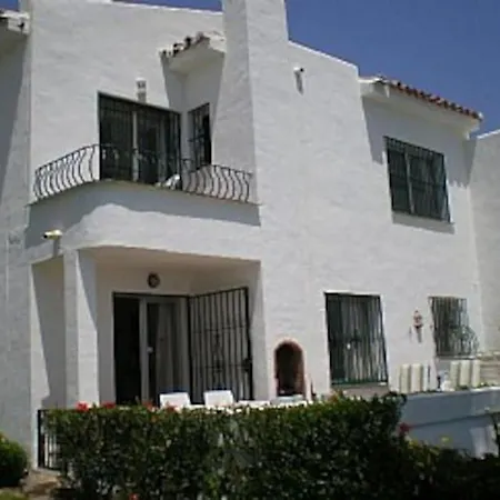 Your Gem By The Sea - 2 Bedroom House 펜션 *